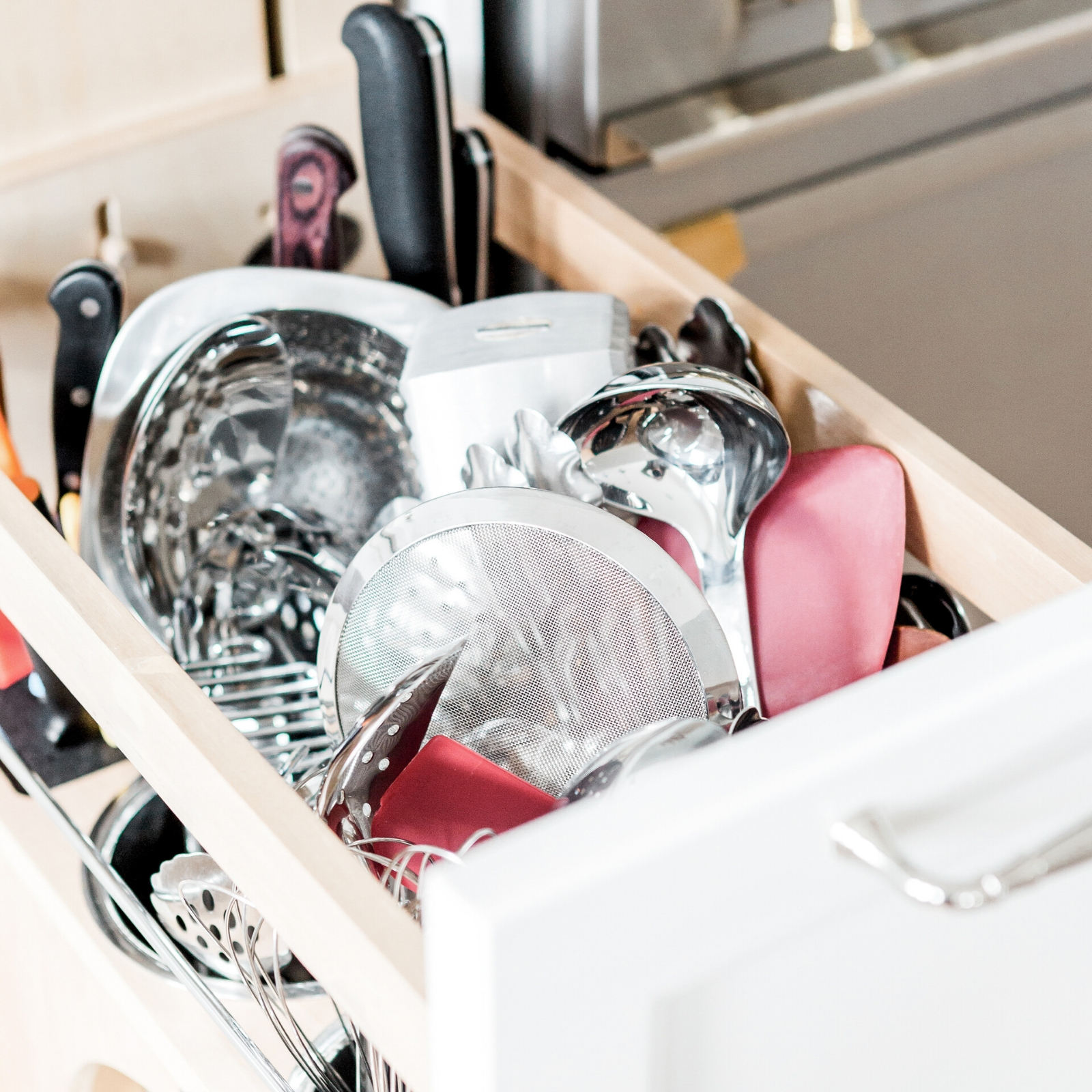 Clutter Free Kitchen Cabinets: 5 Easy Steps to a Kitchen You Enjoy